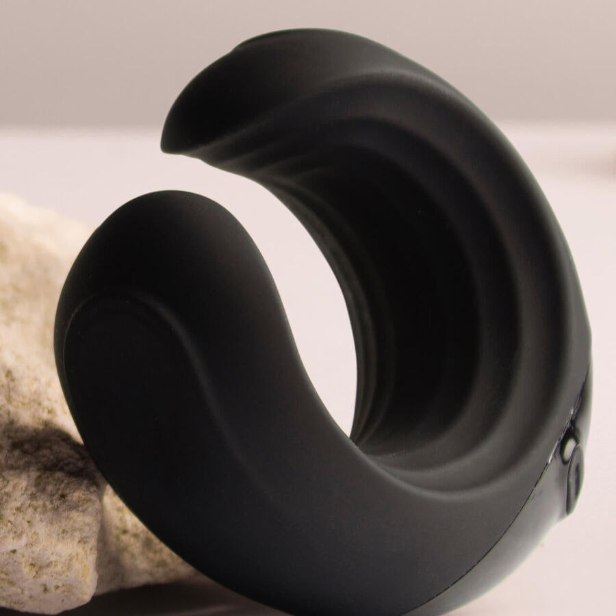 ROCKS- OFF - ECHO BLACK VIBRATOR MASTURBATOR